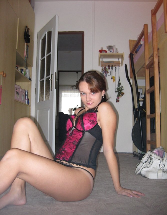 Проститутка Снежана возрастом 27 с ростом 167 см для интима в Москве